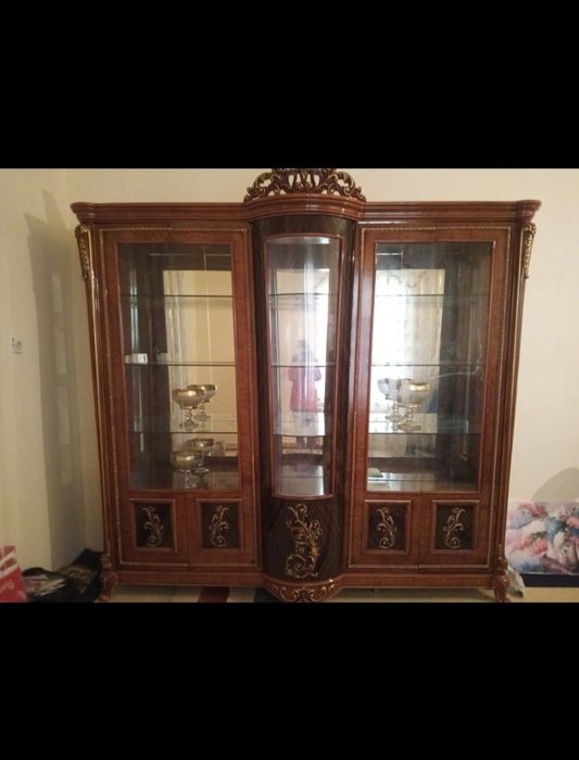 Mehmonxona Shkafi tezda sotiladi,