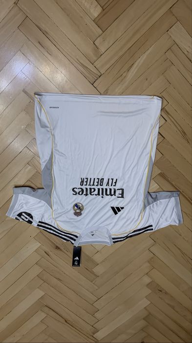 Футболни екипи.