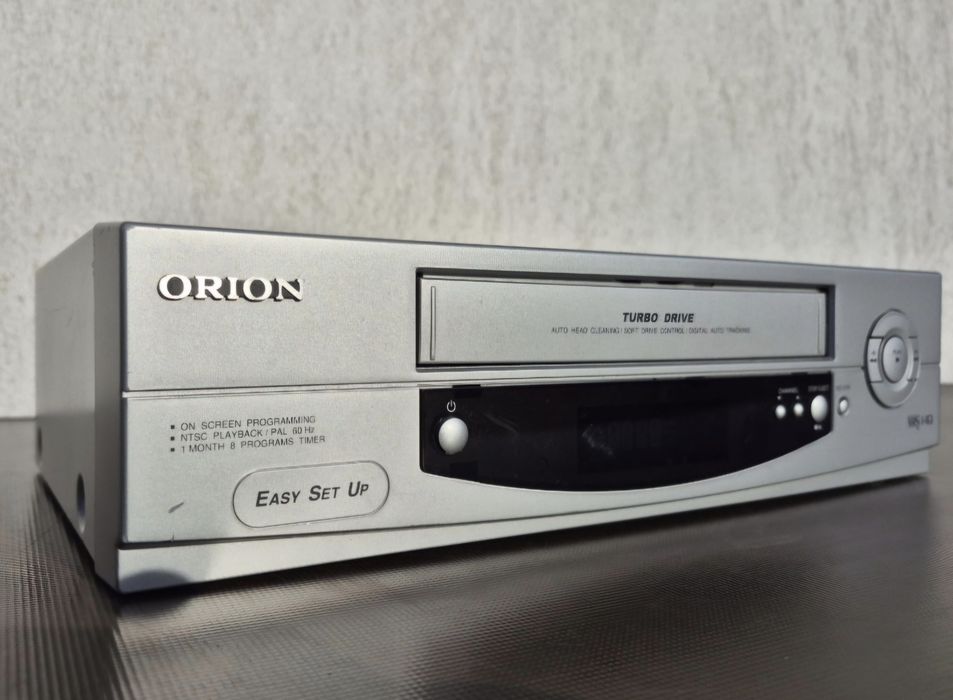 Vând  video recorder marca Orion model  VH-522-SI