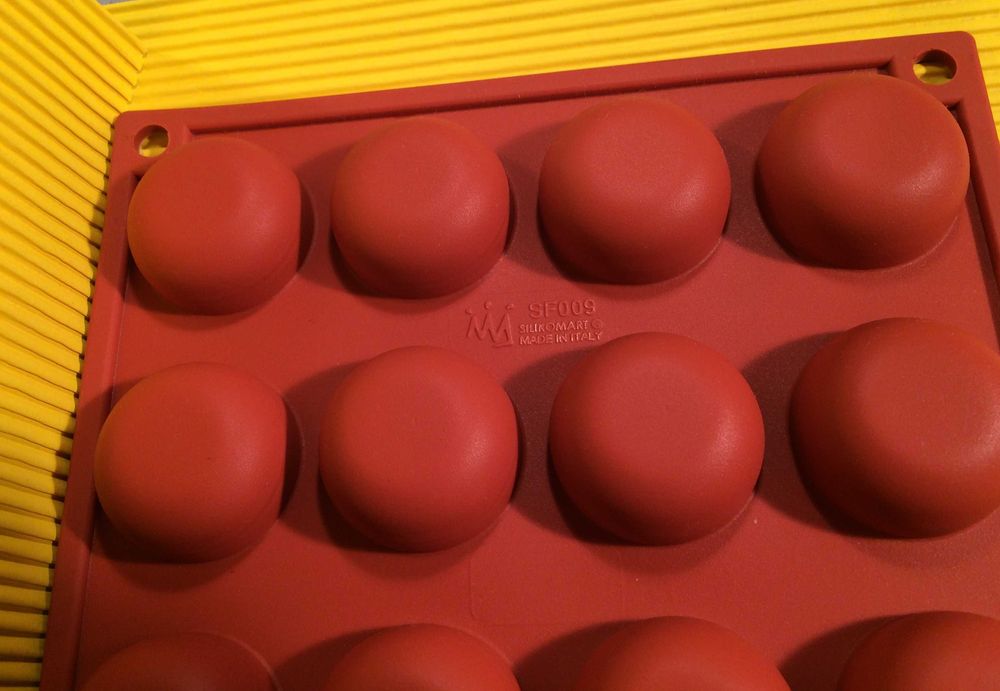 ПОМПОНЕТИ SF Mold Made in Italy Оргинални за Мъфини и Сладки
