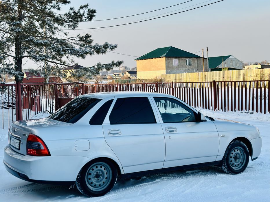 Продам Приора 2 Полу-Люкс