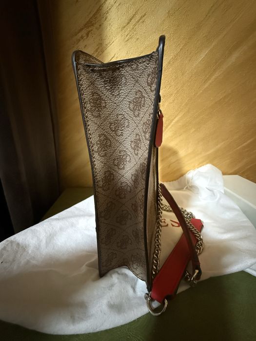 Poșetă GUESS  Articol ORiGiNAL