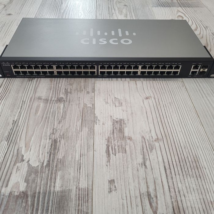 Vand Switch-uri CISCO GIGABIT -  24 si 50 porturi