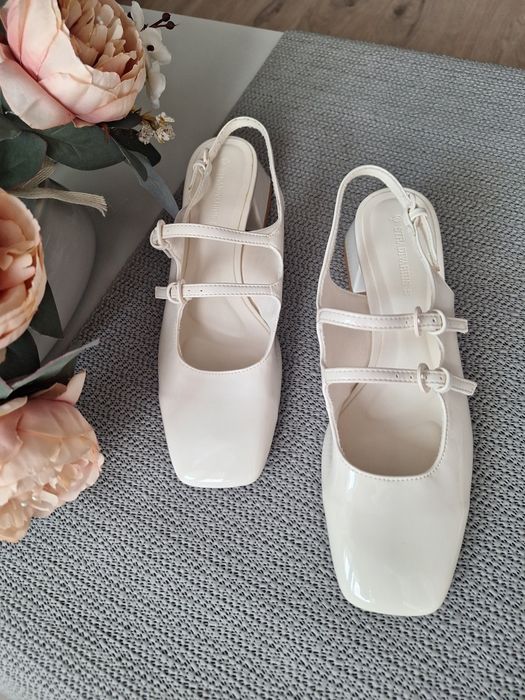 Sandale,38,Stradivarius,albe ,comoda.