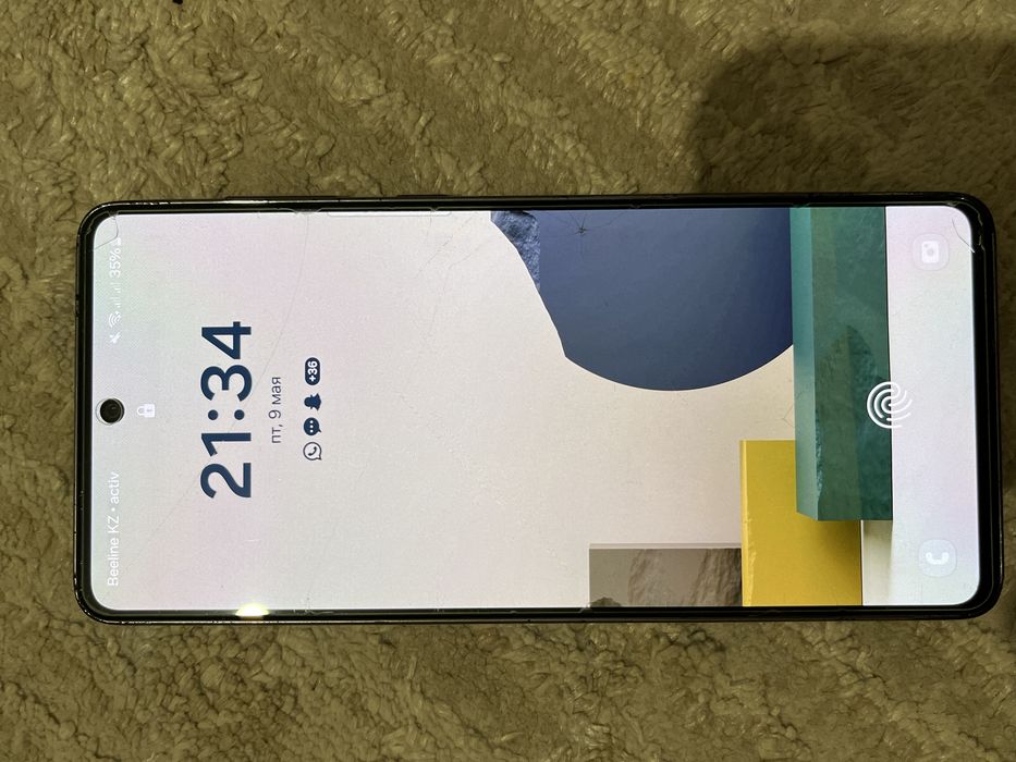 “Продаю Samsung A73 б/у, в нормальном состоянии.”