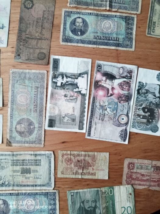 Продават се всички банкноти и часовник