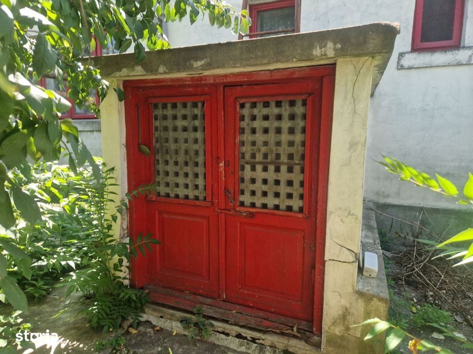 Cafrom Imobiliare - Semicentral "Pomul Verde"- Imobil de Vanzare