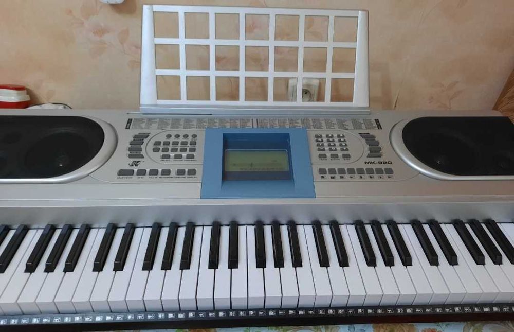 Синтезатор МК-920,  новый