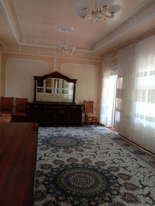 Домбирабодда ҳовли сотилади.