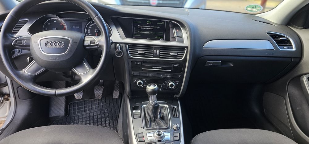 Audi A4 B8 combi 2.0 TDI 2013 avariat