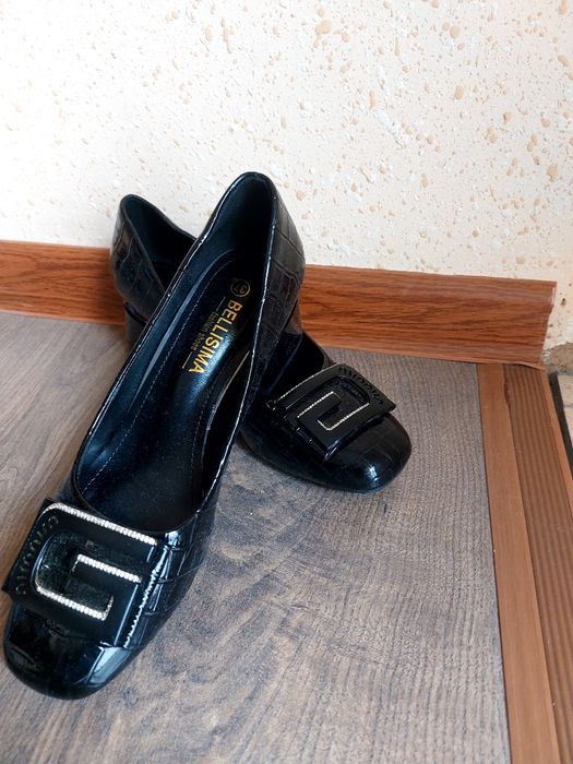 Туфли женские. Аёллар оёқ кийими.