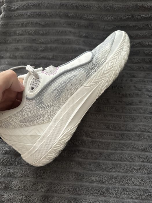 Продам баскетбольную обувь anta Shock Wave 6.0