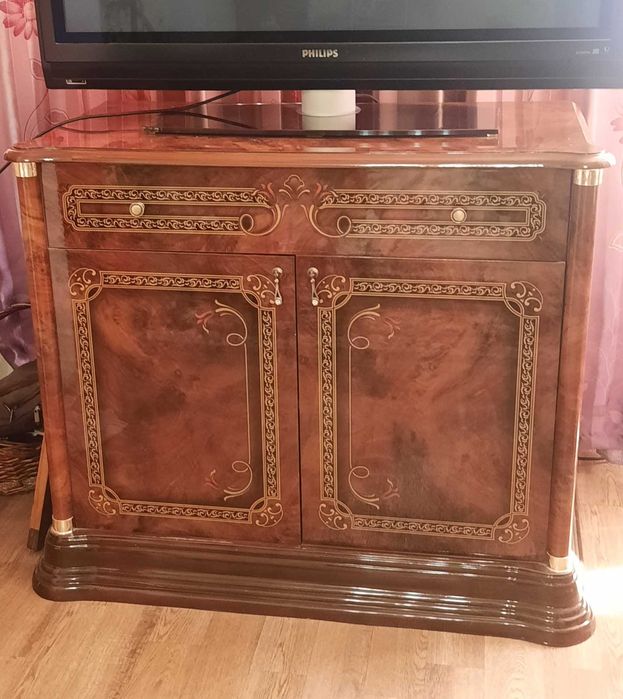 Комод (для гостинной, спальни)