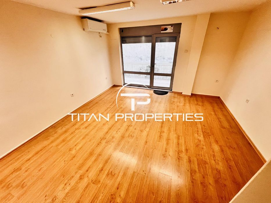 Дава се под наем Магазин в Бургас, Център - 34 кв.м за 255 € - Снимка #3