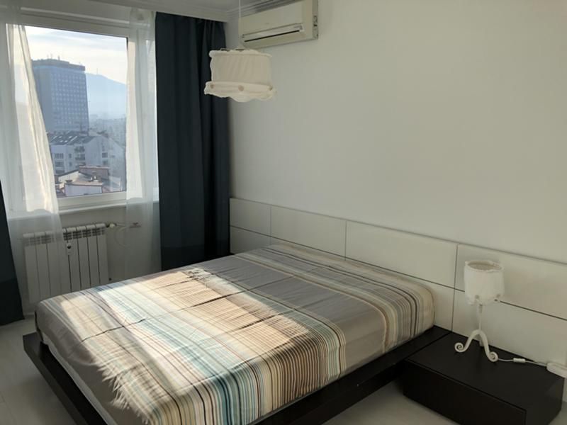 Дава се под наем Двустаен апартамент в София, Лозенец - 55 кв.м за 550 € - Снимка #2