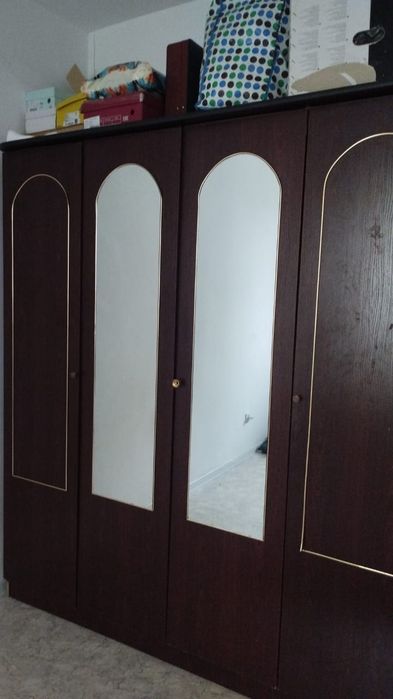 Шкаф в хорошим состоянии.