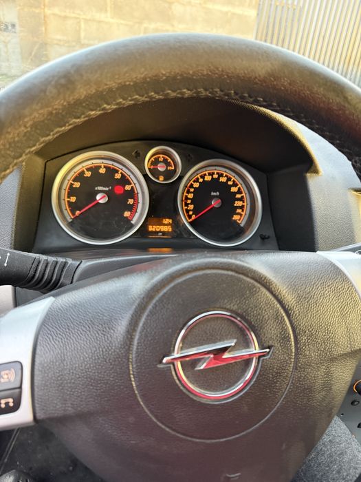 Opel Astra GTC  1.6 benzina