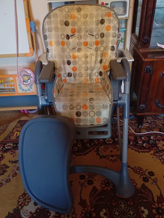 Scaun de masă pentru bebelusi