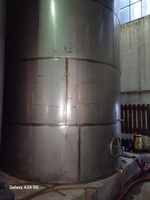 Цистерна от неръждаема стомана с обем 39 кубика