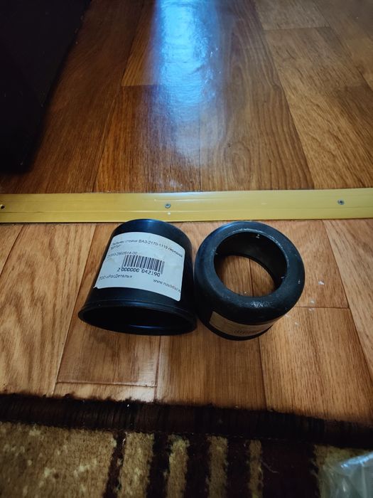 Пыльник стойки приора передний