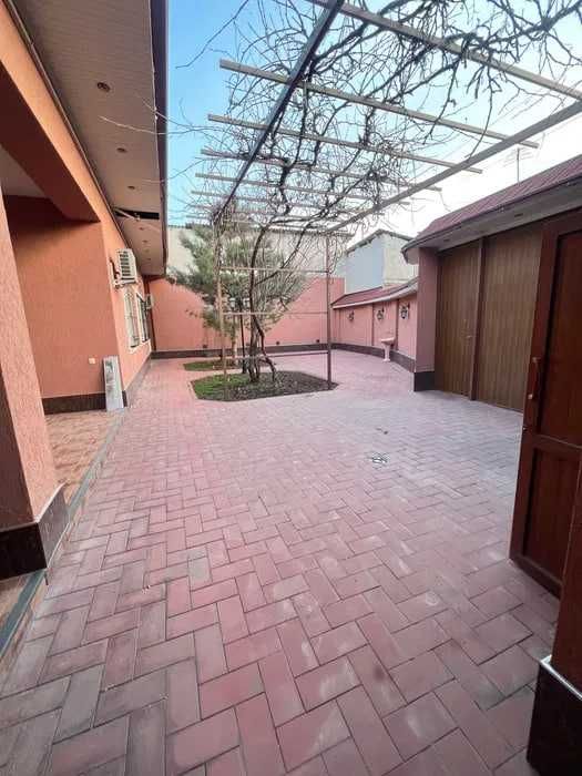 Продается одно этажный участок на Саракульке 4 сотки готовый дом