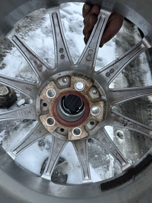 Vand set jante in stare foarte buna R19
