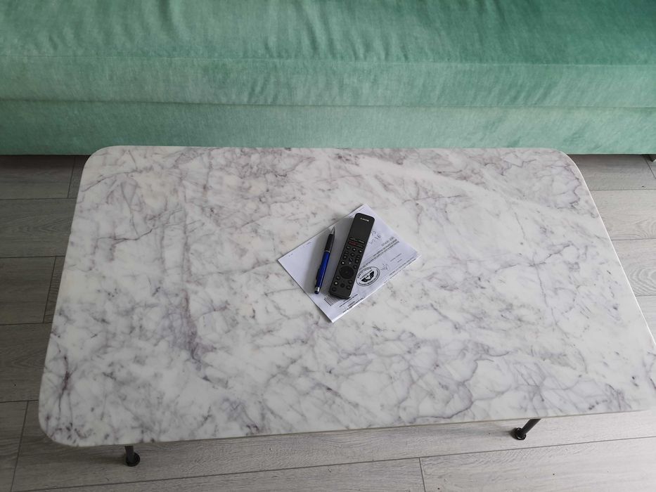 Masa cafea, marmura alba cu insertii gri