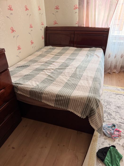 Продам спальный гарнитур