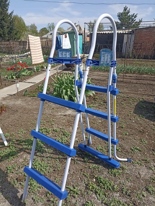 Продам бассейн каркасный