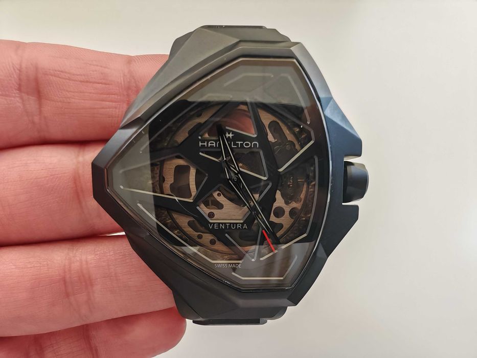 Часовник Hamilton Ventura Edge