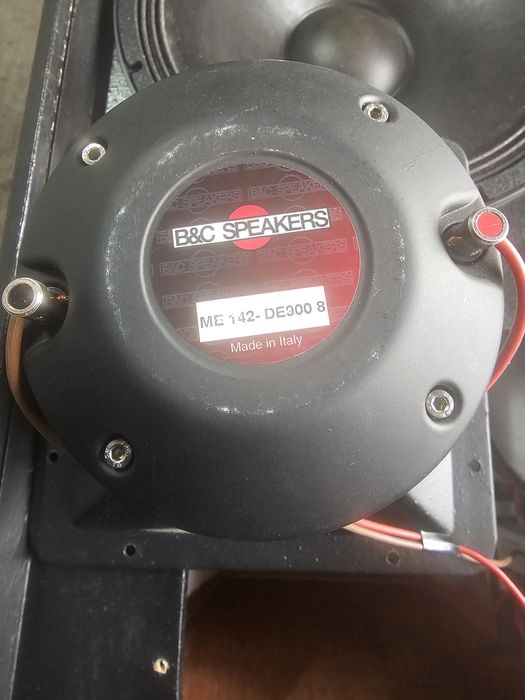 2 boxe profesionale Dynacord 600w