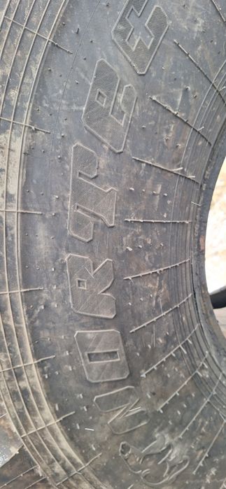 Продам шины б/у на трактор К - 700.