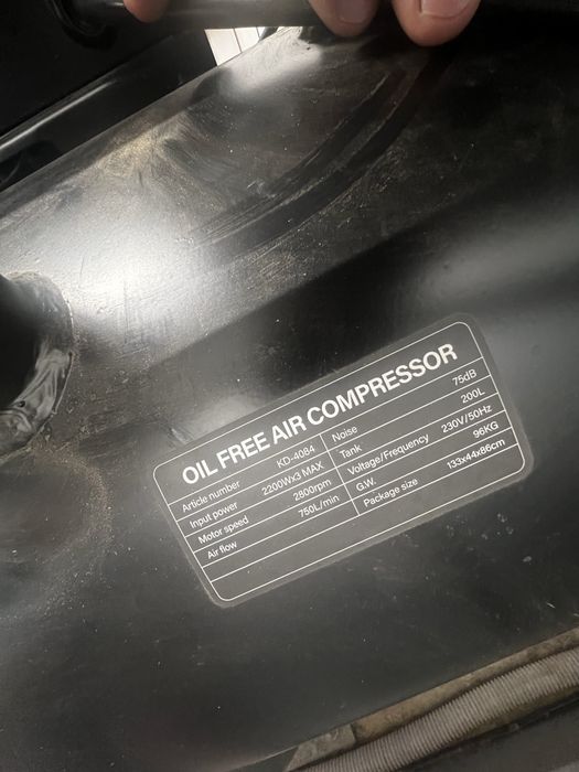 Бутален безмаслен компресор KraftDele KD4084/ 200 л/ 3x2.2 kW/ 8 бара