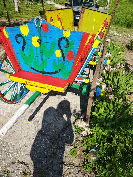 Автентична дървена каручка