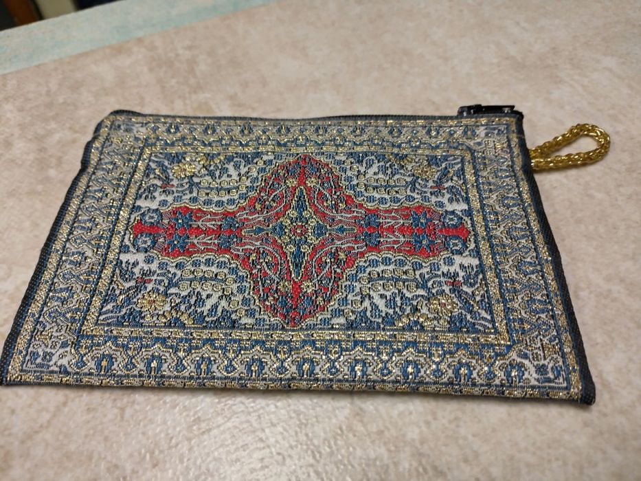 дамско портмоне от Доха, Катар