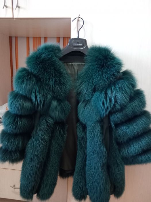 Естествен косъм,  С размер . Два цвята.