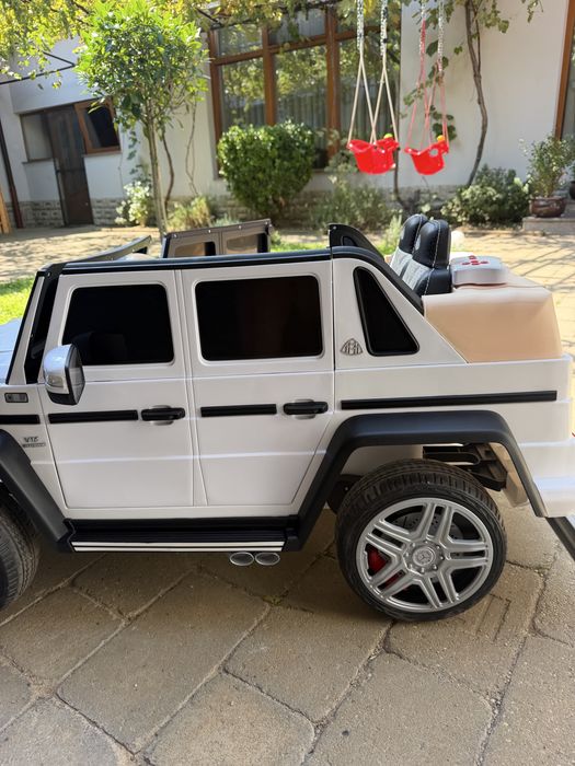 Masina electrica mercedes maybach G 650