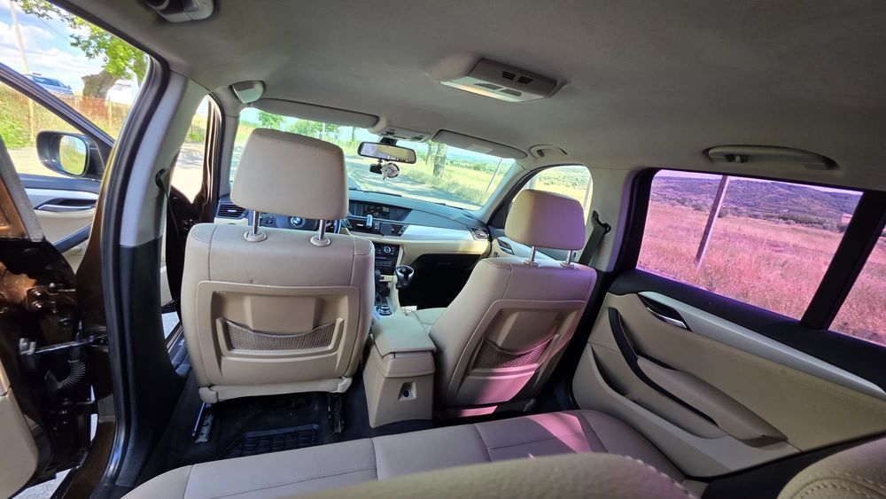BMW X1 xDrive20d (4x4) | 177CP AUTOMATĂ | MARRAKESH BROWN | Piele crem