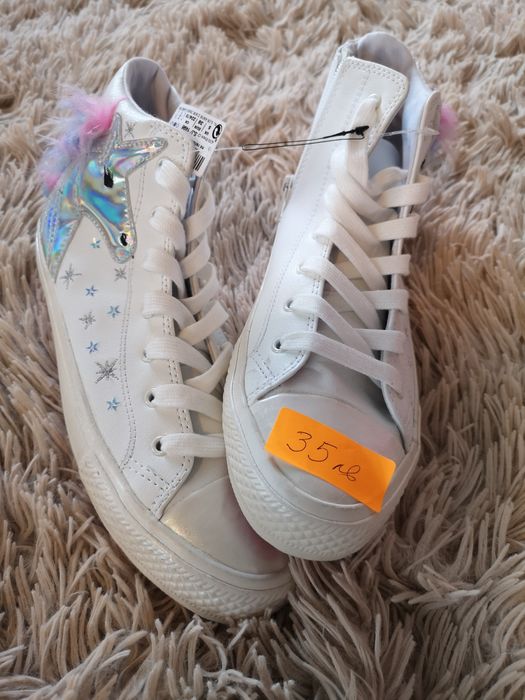 Бели полуботи с връзки