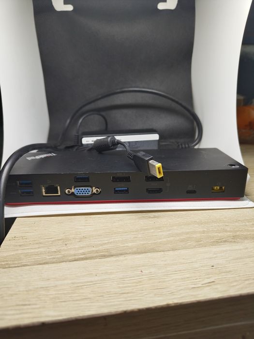 Docking station lenovo thinkpad thunderbolt 3 dock model dbb9003l1