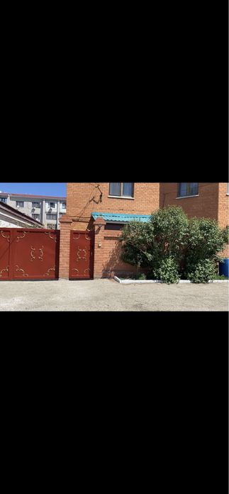 продам дом центре  города в элитном районе два коттеджа