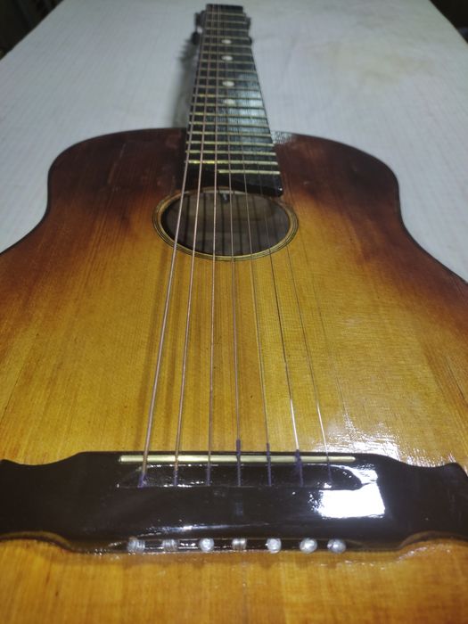 Гитара семиструнная.