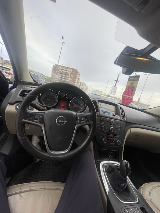 Opel insignia sports touer
