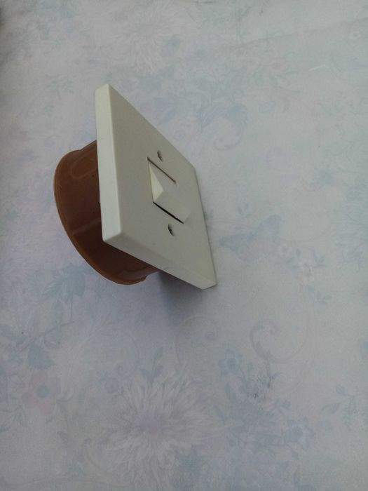 Выключатели света, эл. патроны для ламп