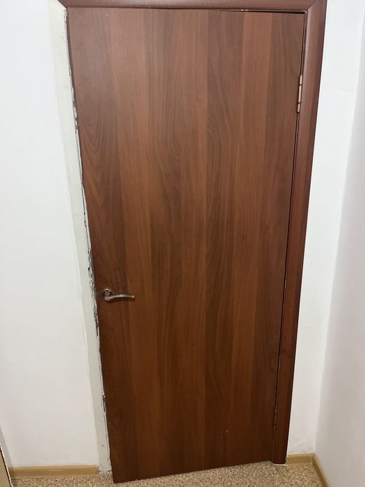 Двери продается срочно