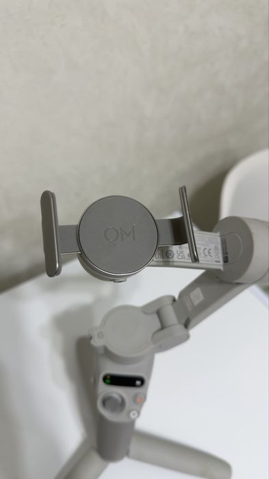 ПРОДАМ штатив  DJI OSMO Mobile