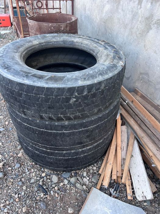 Продам шины от вольво не дорого