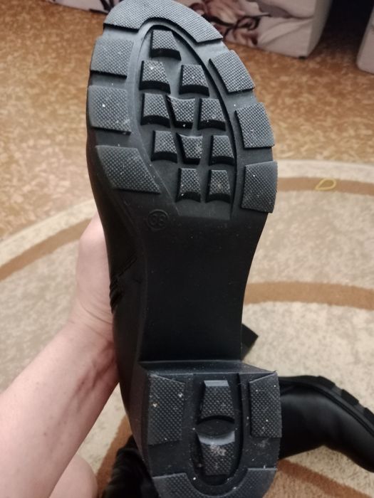 Срочно продам сапоги