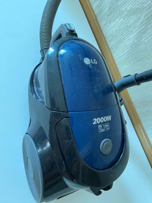Продам пылесос LG 2000W