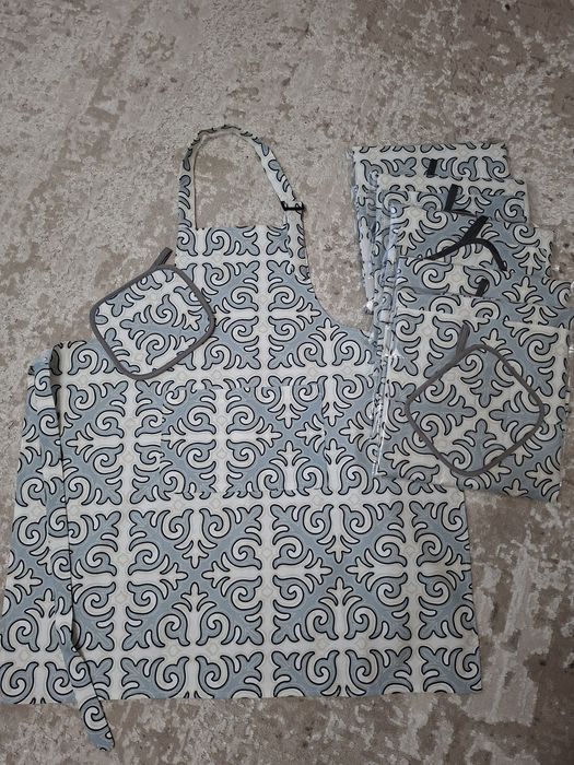 Сыпыра, фартуки, прихватки